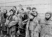 Doutnák války zapálen